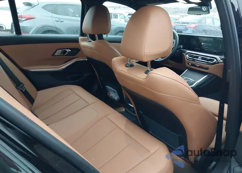 2023 BMW 3 Series 330E xDrive z USA, uszkodzony, nr VIN 3MW39FS01P8D04647